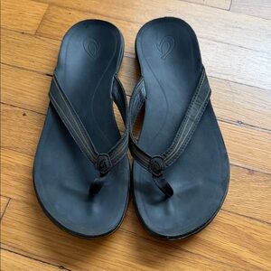 OluKai Aukai Black Sandals